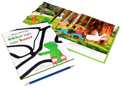 Kikker kijkt naar kunst